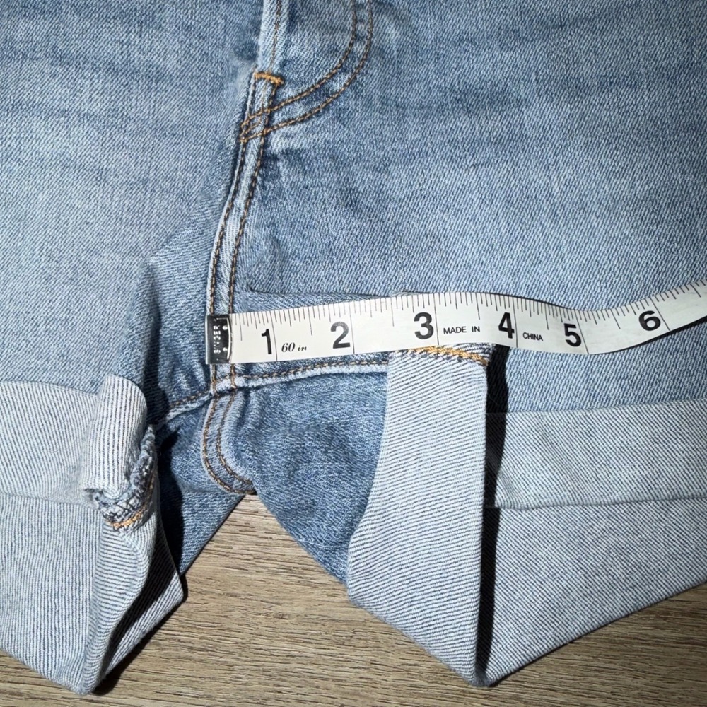 Levis Wedgie Shorts 27 Light Wash High Rise Cuffed Denim Womens - Picture 4 of 8